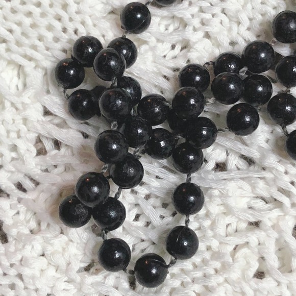 Vintage Costume Jewelry Black Beaded Plastic Long Necklace - Picture 3 of 6